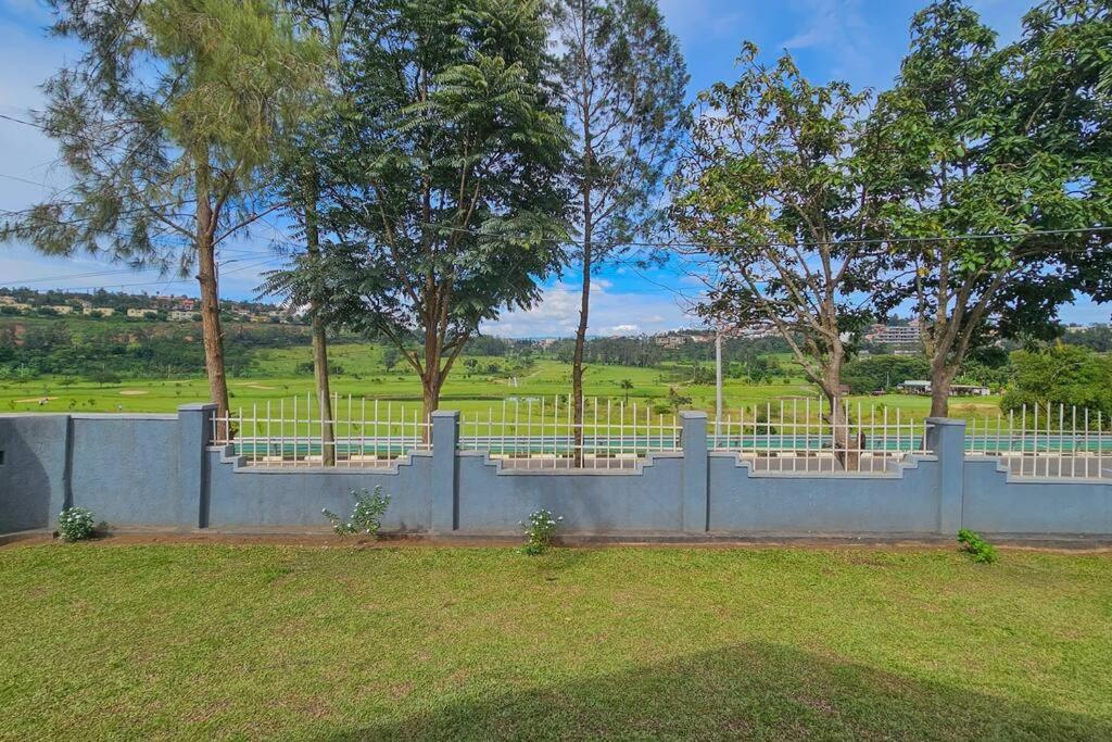 Complete 4-Bedroom House Facing Kigali Golf Course Eksteriør bilde