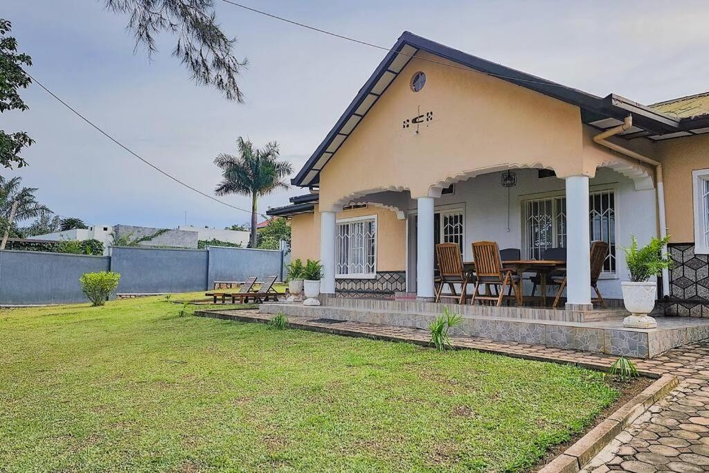 Complete 4-Bedroom House Facing Kigali Golf Course Eksteriør bilde